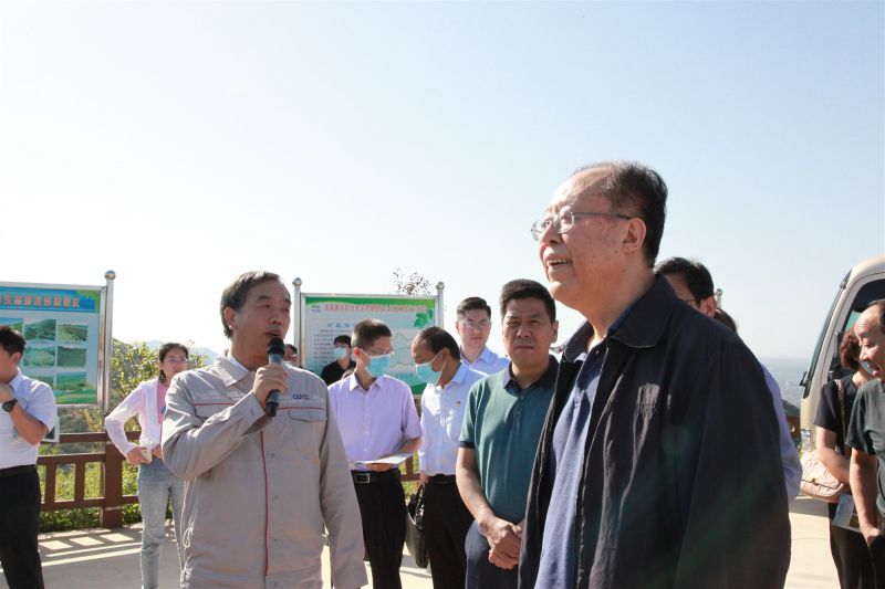 
				   
					河南省人大常委會黨組副書記、副主任馬懿一行到洛陽黃河同力調(diào)研
				 